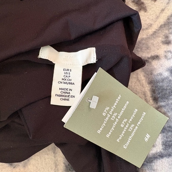 Off-Shoulder Top - Picture 3 of 3